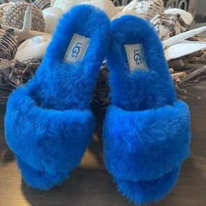 Ugg W Fluff Slide ll new in the box
